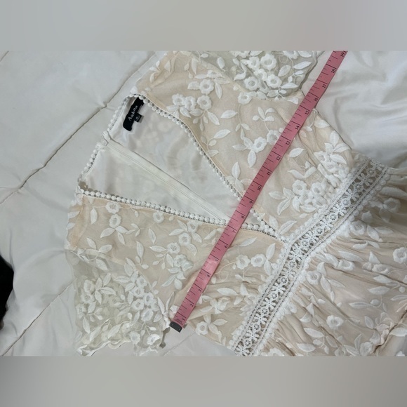 Aakaa Embroidery Ivory Lace over Lt Peach Maxi dress size S - Picture 6 of 15